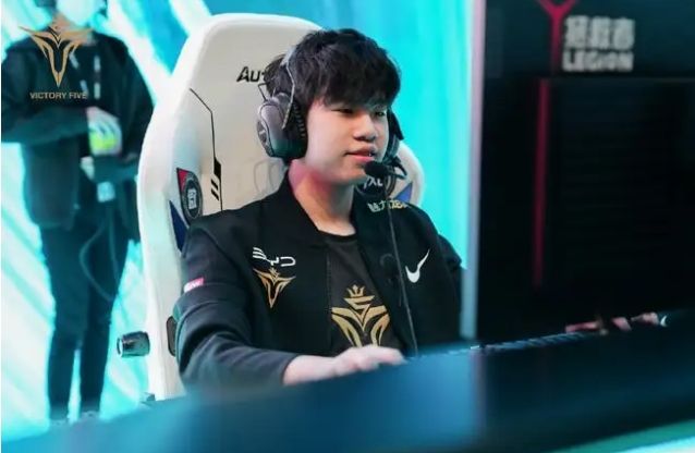 篮球历史中 篮球历史中